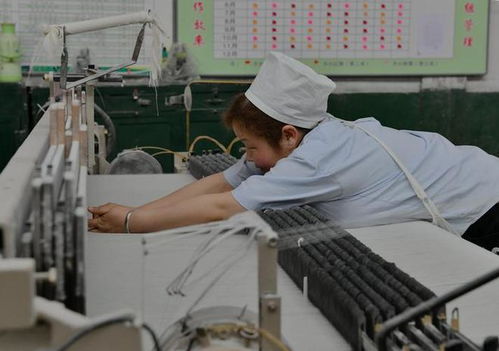 紡織車間“火爐”之謎 女職工汗如雨下，空調(diào)為何成奢望？